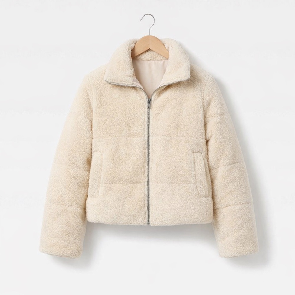Universal Thread Women's Beige Teddy Jacket in size small and large